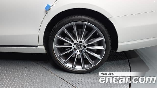Mercedes-Benz E-Class 2023 — ფოტო 6/35