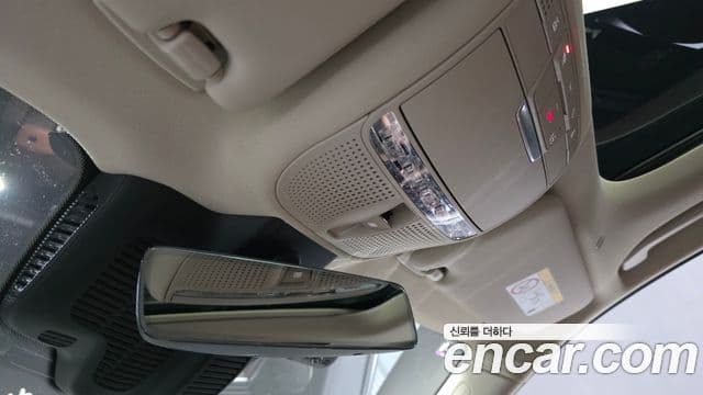 Mercedes-Benz E-Class 2023 — ფოტო 8/35