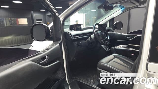 Hyundai Staria 2022 — Photo 17/31