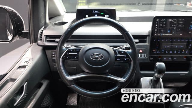 Hyundai Staria 2022 — Photo 28/31