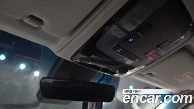 Hyundai Staria 2022 — Photo 18/31