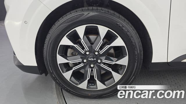 Kia Carnival 2023 — Фото 4/20