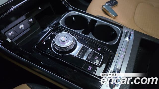 Kia Carnival 2023 — Фото 8/20