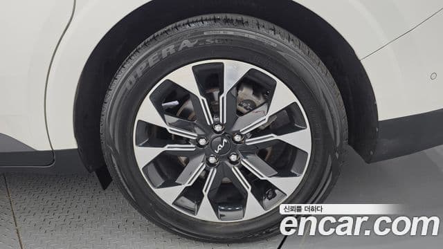 Kia Carnival 2023 — Photo 9/33