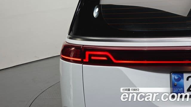 Kia Carnival 2023 — Photo 30/33