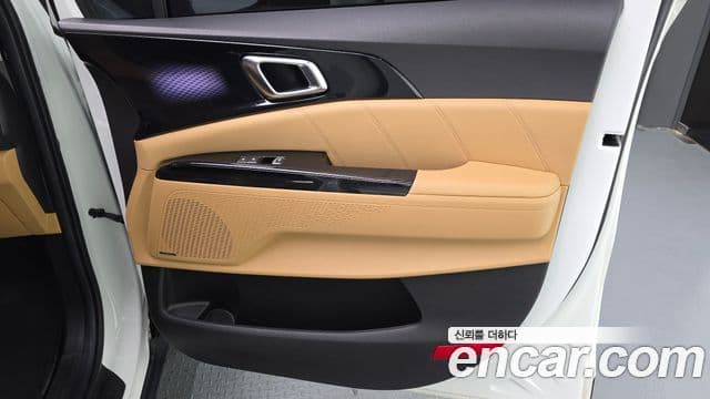 Kia Carnival 2023 — Photo 31/33