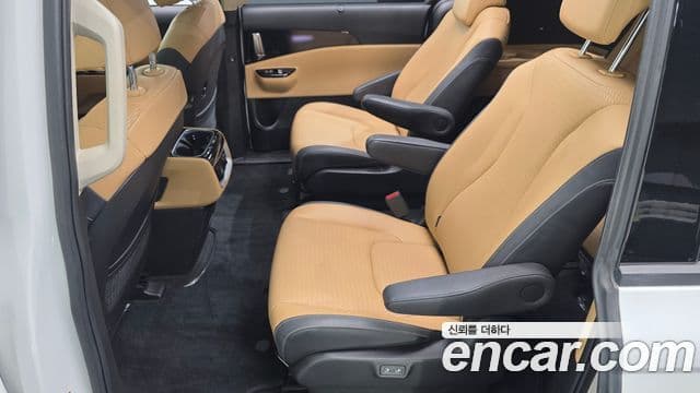 Kia Carnival 2023 — Photo 29/33