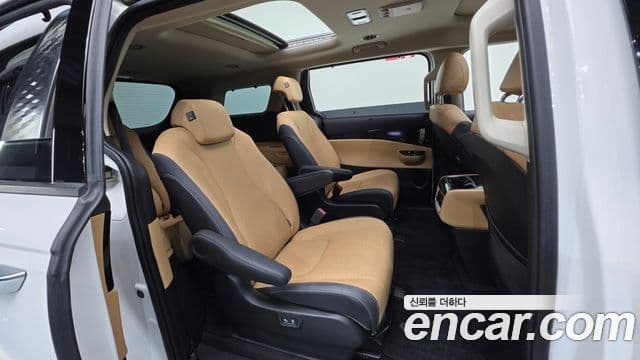 Kia Carnival 2023 — Photo 20/33