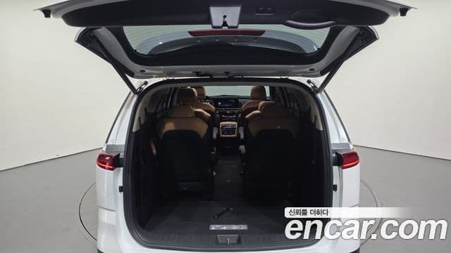 Kia Carnival 2023 — Photo 26/33