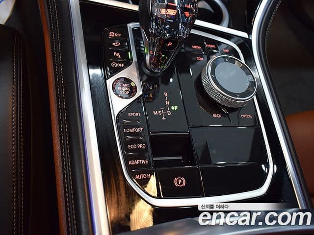 BMW 8 Series 2023 — Фото 12/20