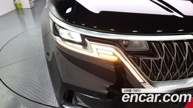 Kia Carnival 2020 — ფოტო 6/31