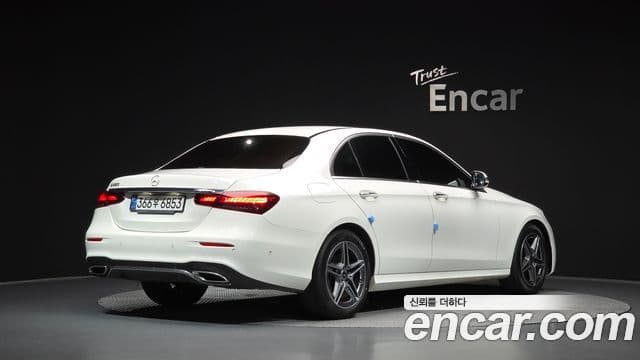 Mercedes-Benz E-Class 2023 — Фото 2/20