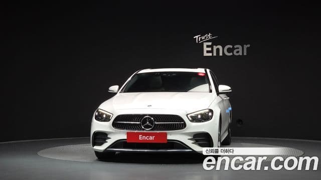 Mercedes-Benz E-Class 2023 — Фото 3/20