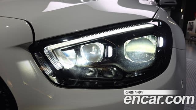 Mercedes-Benz E-Class 2023 — ფოტო 17/33