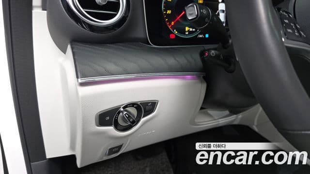 Mercedes-Benz E-Class 2023 — ფოტო 24/33