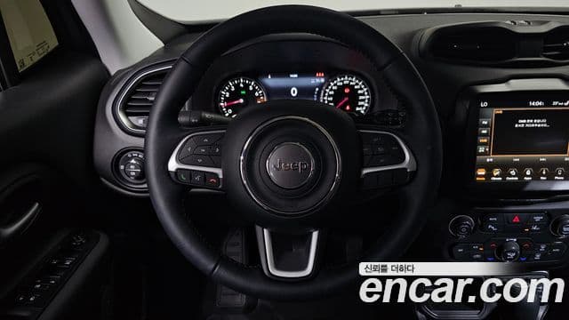 Jeep Renegade 2023 — Фото 13/20