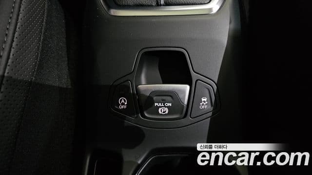 Jeep Renegade 2023 — ფოტო 9/37