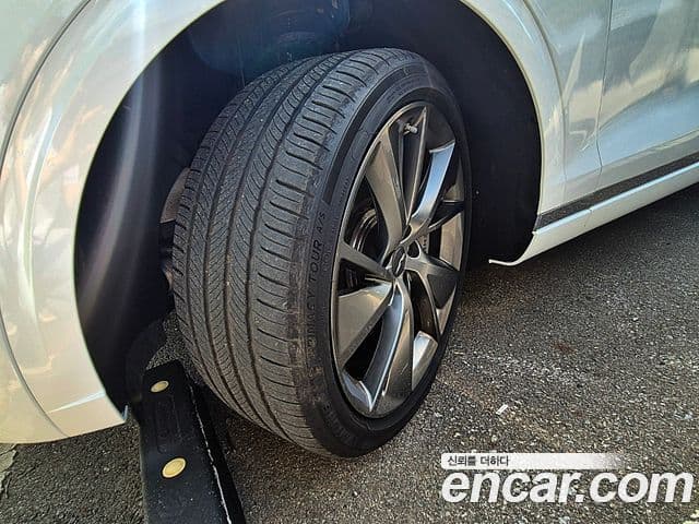 Genesis GV70 2023 — Photo 18/19