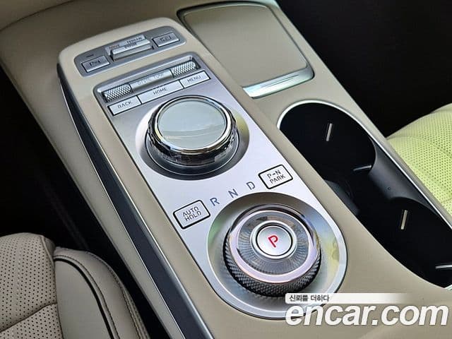 Genesis GV70 2023 — Photo 16/19