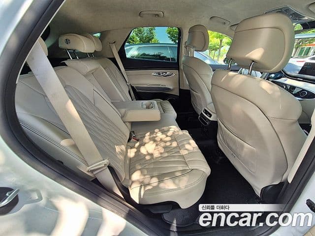 Genesis GV70 2023 — Photo 9/19