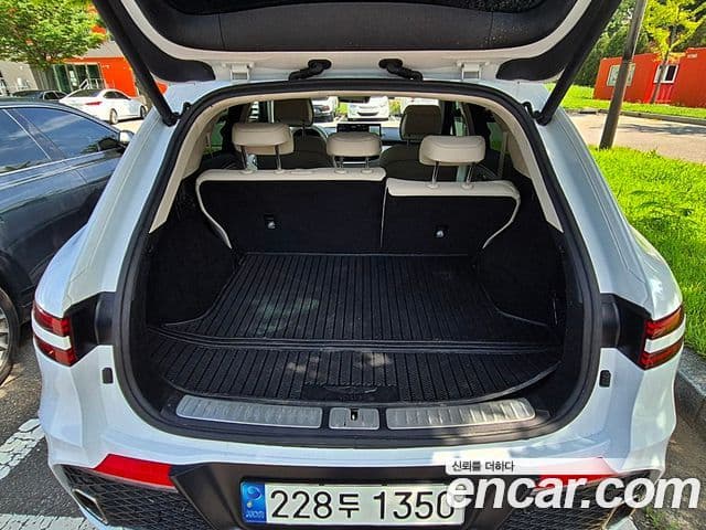 Genesis GV70 2023 — Photo 12/19