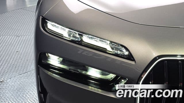 BMW 7 Series 2023 — Şəkil 17/33