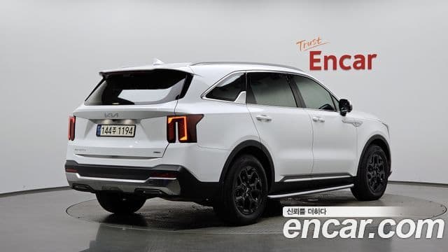 Kia Sorento 2024 — Фото 2/20