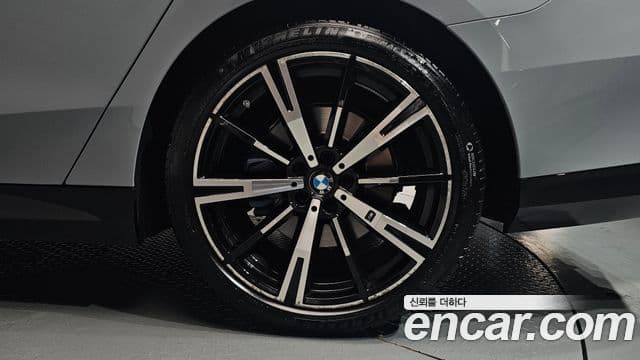 BMW 5 Series 2026 — ფოტო 27/35