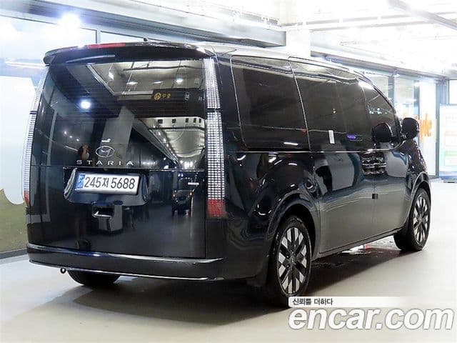 Hyundai Staria 2022 — Фото 3/20