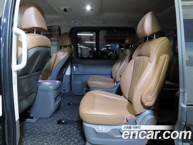 Hyundai Staria 2022 — Фото 6/20