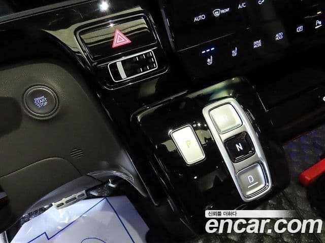 Hyundai Staria 2022 — Фото 13/20