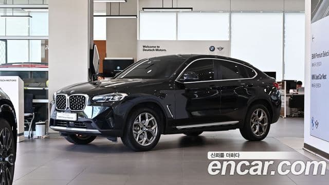 BMW X4 2022 — Фото 1/1