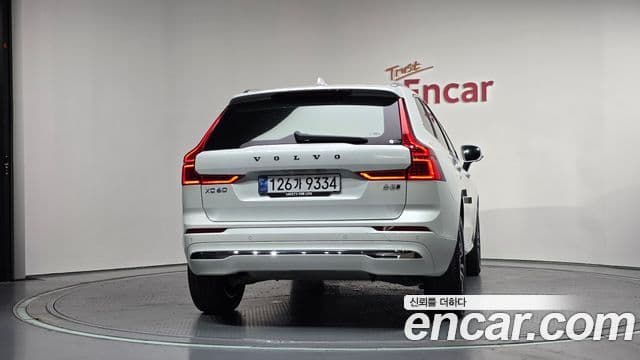 Volvo XC60 2024 — Фото 4/20