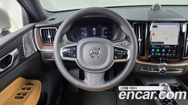 Volvo XC60 2024 — Фото 13/20