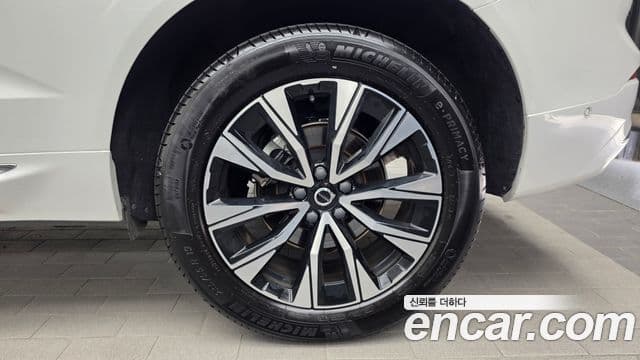 Volvo XC60 2024 — Photo 3/36