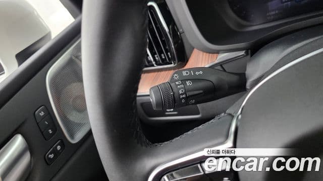 Volvo XC60 2024 — Photo 15/36