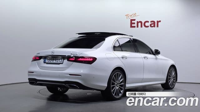 Mercedes-Benz E-Class 2022 — Фото 2/20