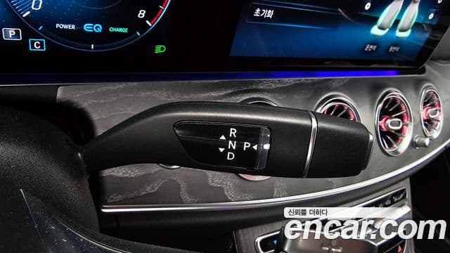 Mercedes-Benz E-Class 2022 — Фото 9/20
