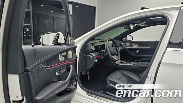 Mercedes-Benz E-Class 2022 — Фото 10/20