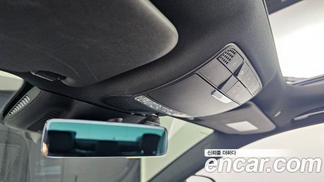 Mercedes-Benz E-Class 2022 — Photo 29/34