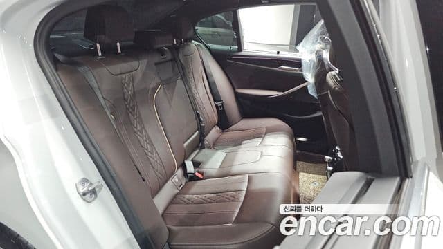 BMW 5 Series 2023 — Фото 11/20