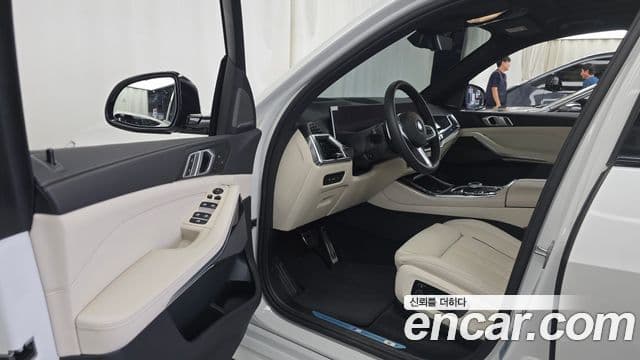 BMW X5 2025 — Фото 10/20