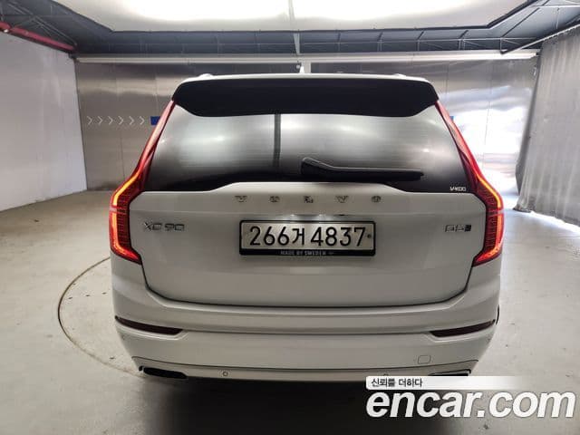 Volvo XC90 2019 — Photo 10/20