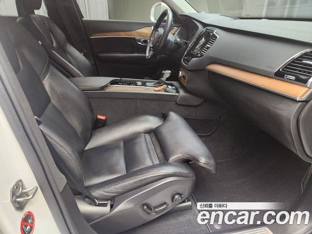 Volvo XC90 2019 — Photo 5/20