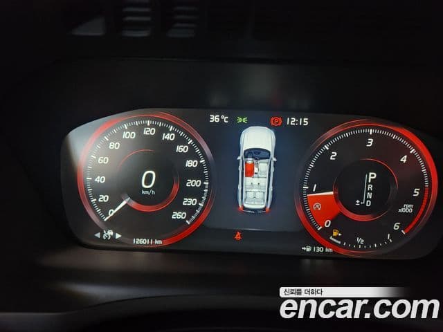 Volvo XC90 2019 — Photo 6/20