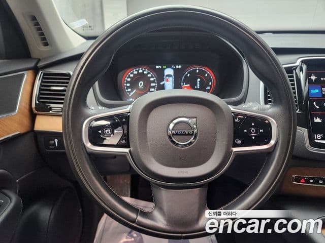 Volvo XC90 2019 — Photo 3/20