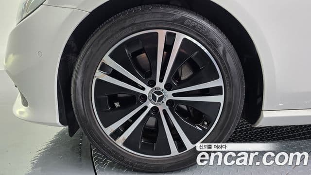 Mercedes-Benz E-Class 2020 — Фото 5/20