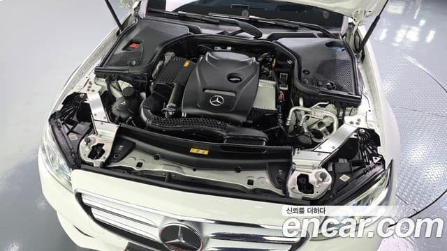 Mercedes-Benz E-Class 2020 — Фото 6/20