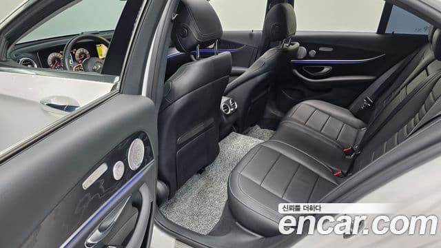 Mercedes-Benz E-Class 2020 — Фото 12/20
