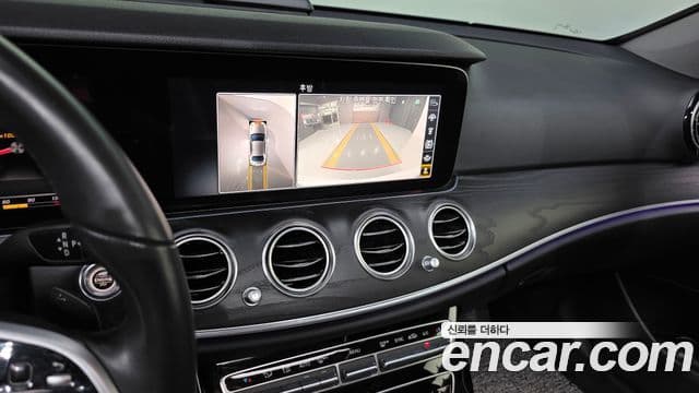 Mercedes-Benz E-Class 2020 — Фото 17/20